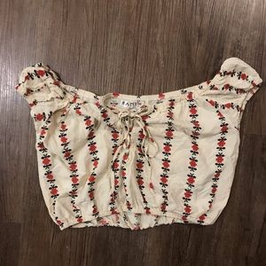 🌹 Floral Peasant Crop Top